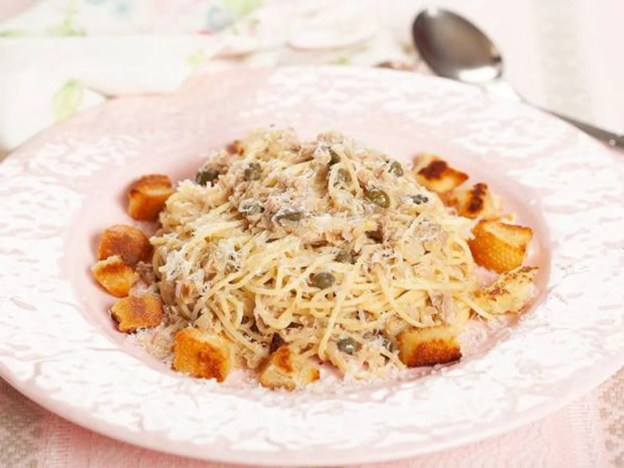 Tonfiskpasta med chili, citron och kapris